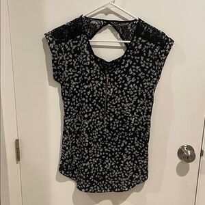 Express Black and White Floral Zip Front Blouse